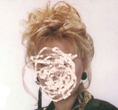 ناهید خواننده مبتذل زن ایرانی مقیم لوس آنجلس به کشور بازگشت !!!